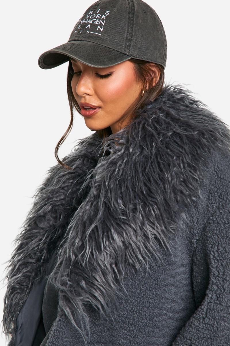 Пальто максі зі штучного хутра