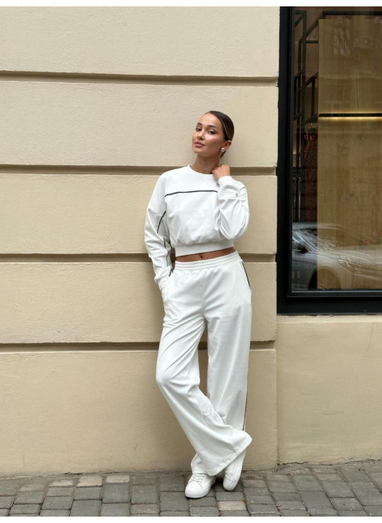 Теплий м’який костюм з бійкою Теплий м’який костюм з бійкою