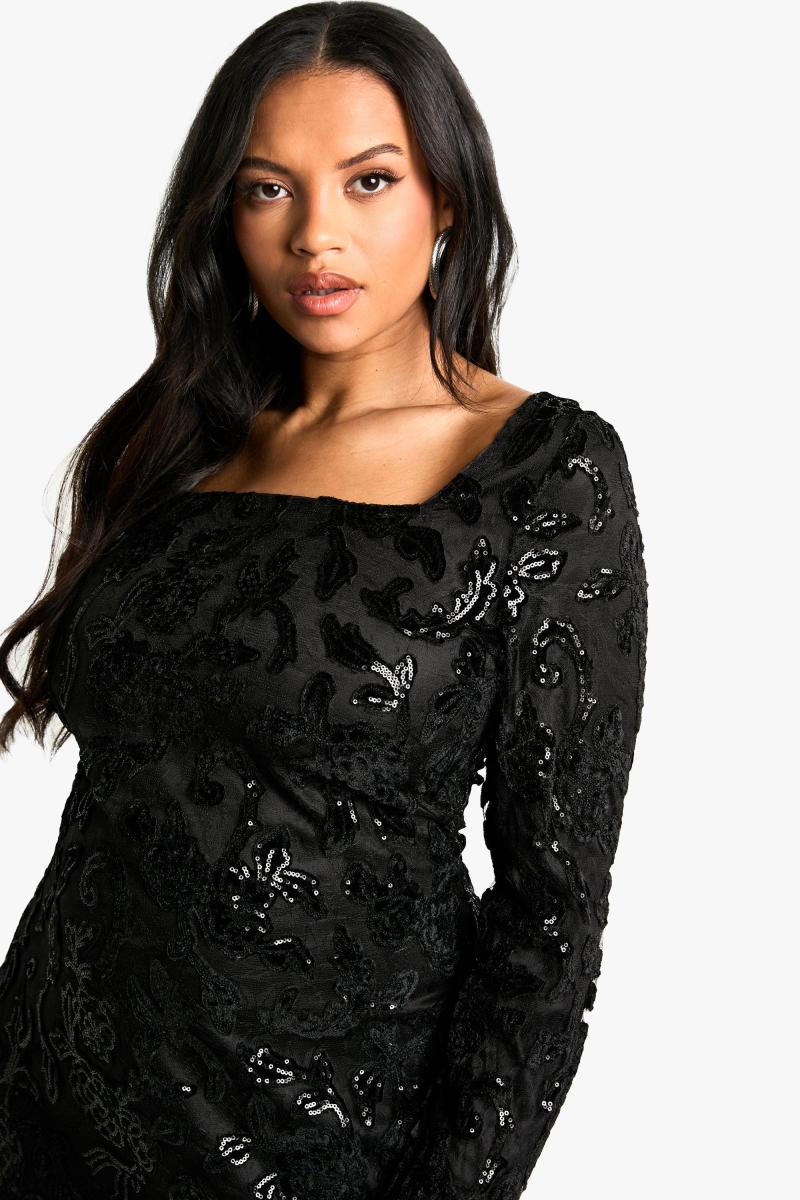 Облягаюча сукня Plus Demask з квадратним вирізом