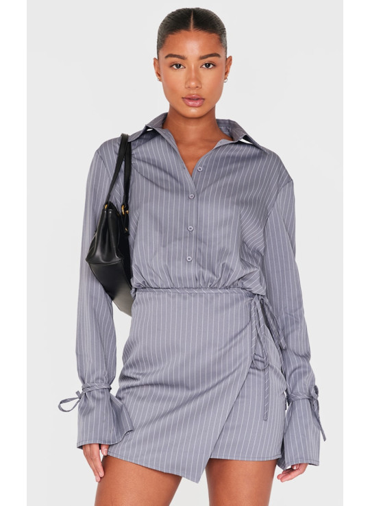 Сіра сукня прямого крою в тонку смужку