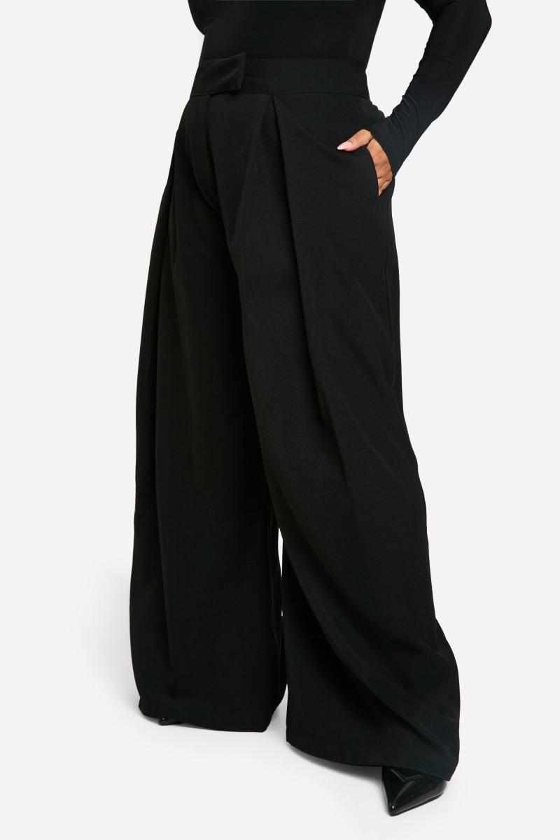 Плюс широкі брюки зі складками