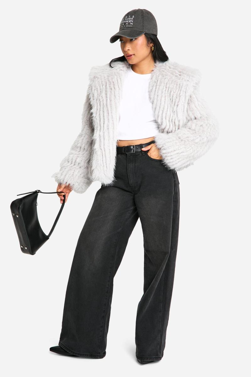 Маленька куртка зі штучним хутром із коміром великого розміру