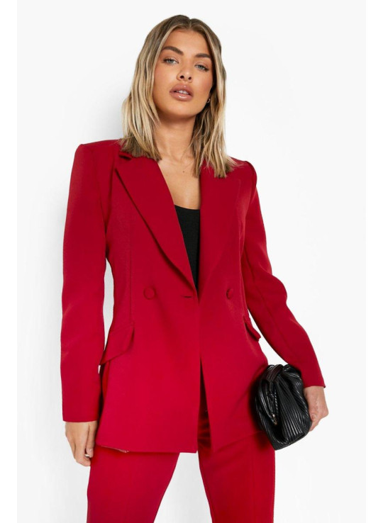 Приталений піджак із глибоким викроєм