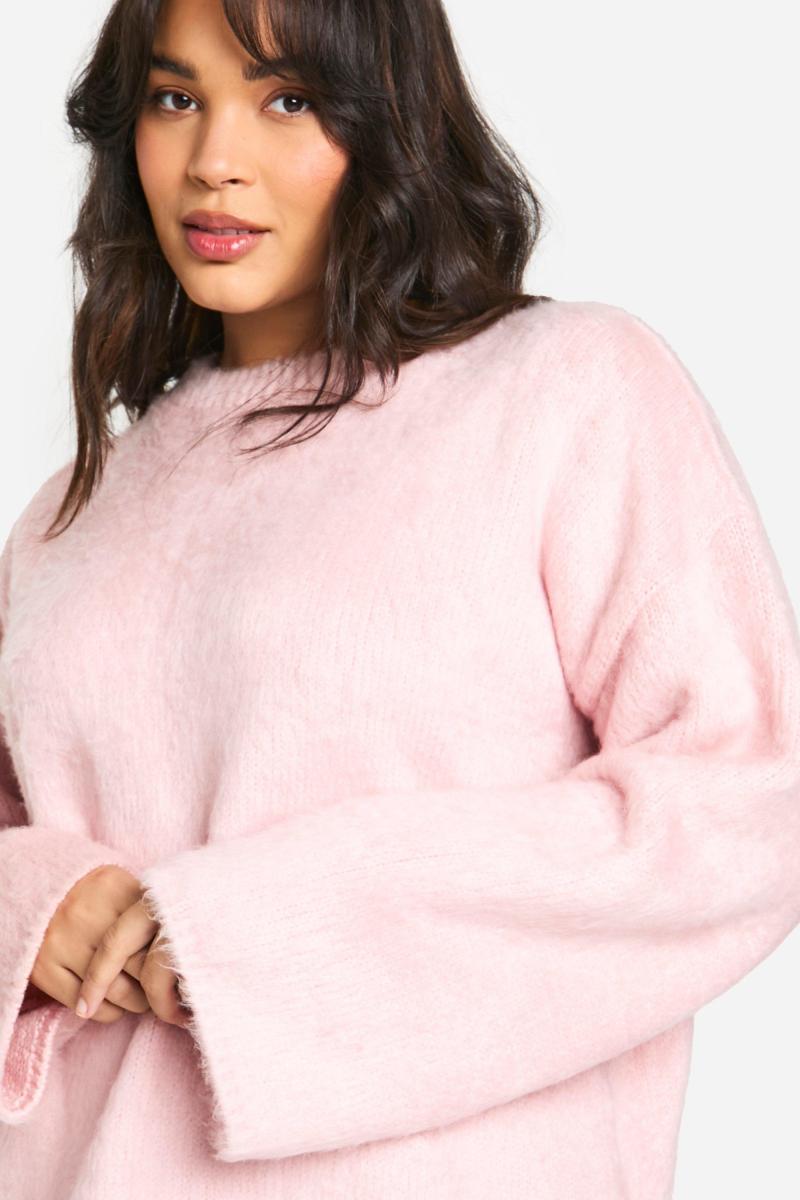 Плюс пухнастий трикотажний джемпер