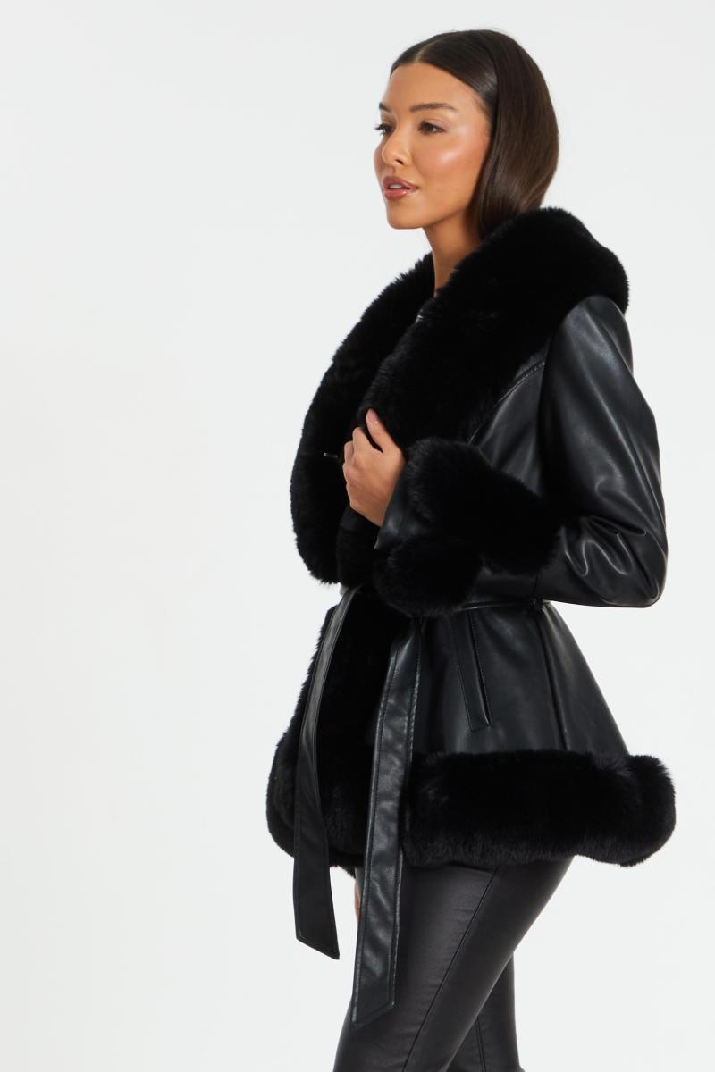 Чорна штучна шкіряна куртка