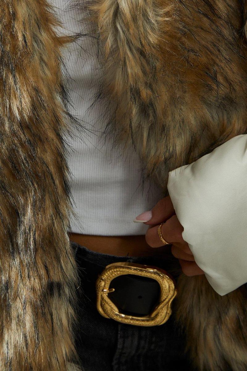 Пухне пальто з штучним хутром