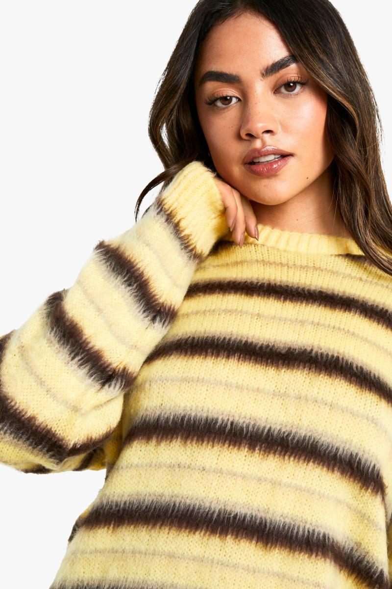 Надм’який трикотажний джемпер у потрійну смужку великого розміру